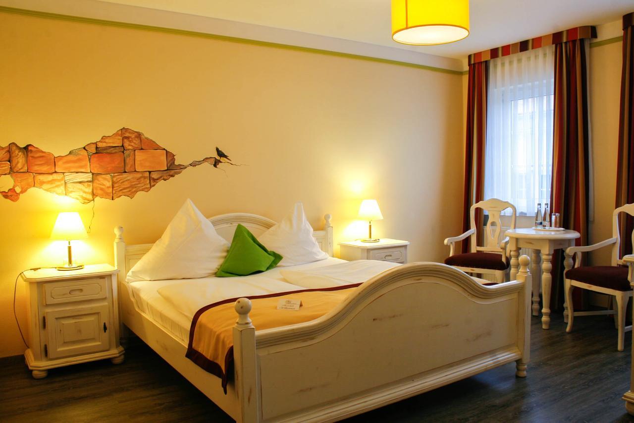 Hotel Speeter ヴァイゼンハイム・アム・ベルク エクステリア 写真
