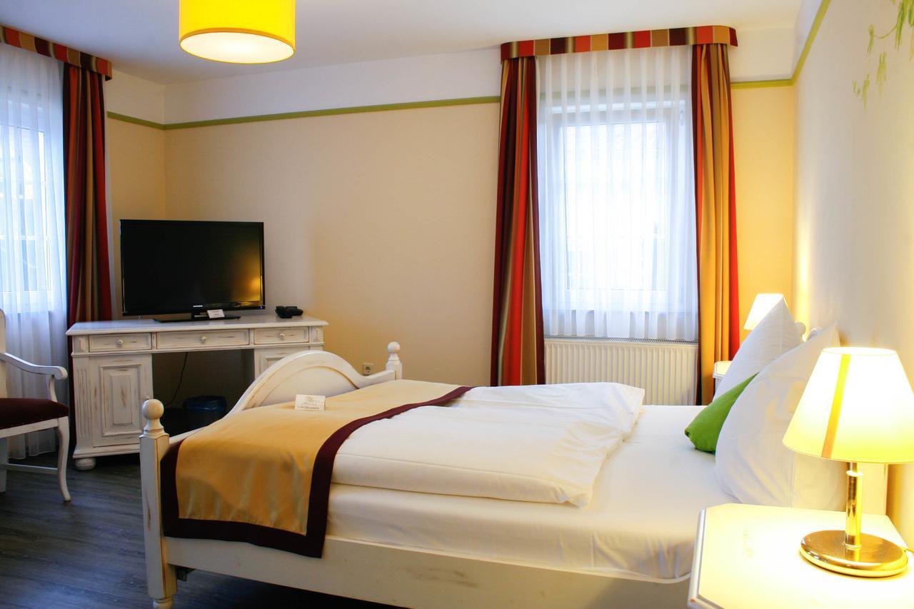 Hotel Speeter ヴァイゼンハイム・アム・ベルク エクステリア 写真